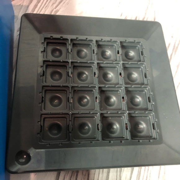 ThinkFun Gravity Maze Falling Marble Logic Game, Age 8+,2015 Toy of Year Winner - Picture 2 of 7